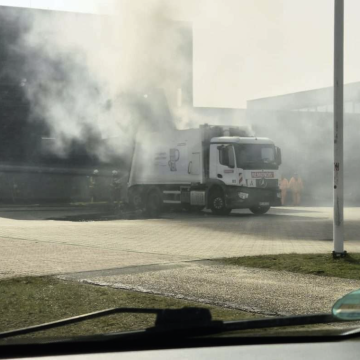 Brenzliger Hausbesuch: Wenn der Müllwagen direkt bei der Feuerwehr anklopft